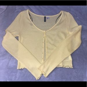 Yellow fitted cardigan , w/ Lettuce edge